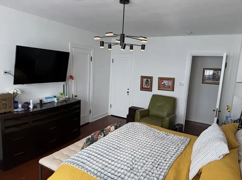 6901 South Oglesby Avenue Chicago IL 60649