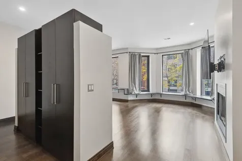 44 East Cedar Street Chicago IL 60611
