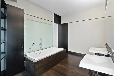 44 East Cedar Street Chicago IL 60611