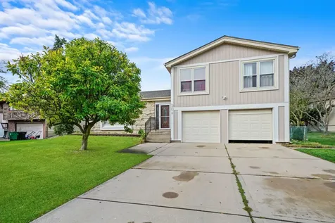 304 Sutherland Lane Bloomingdale IL 60108