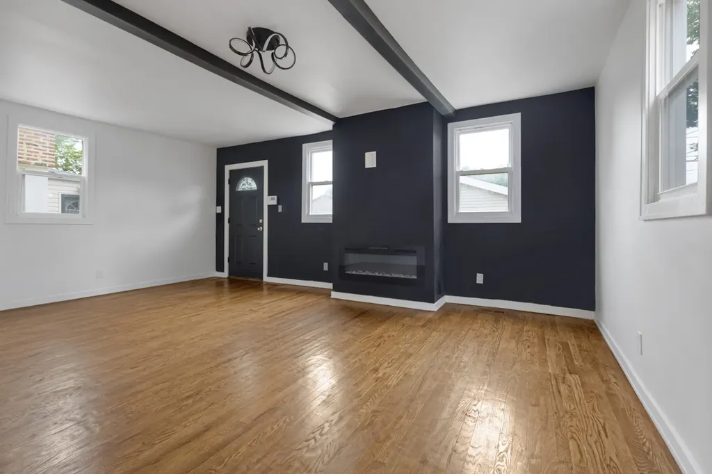 10437 South Eberhart Avenue Chicago IL 60628