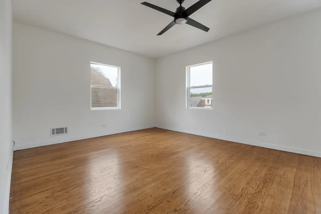 10437 South Eberhart Avenue Chicago IL 60628