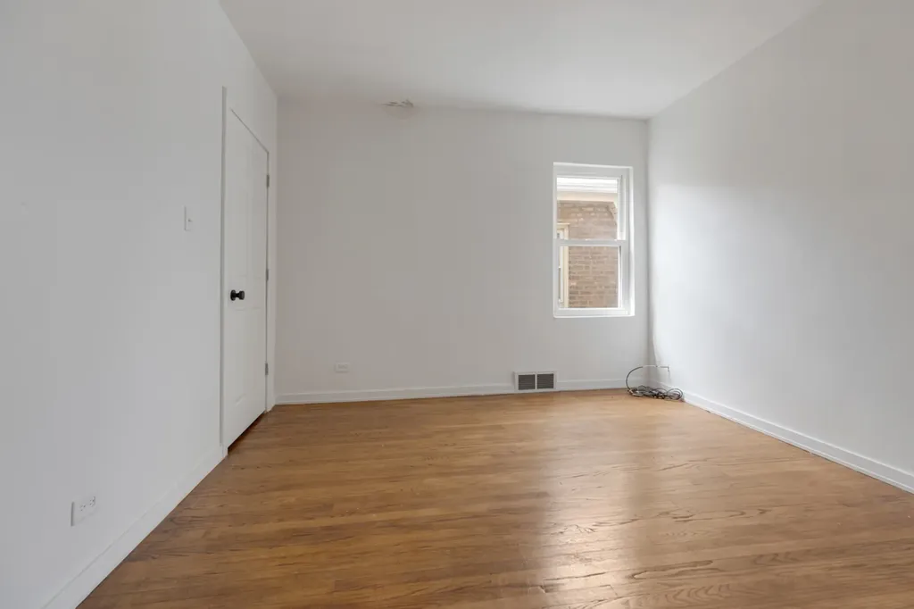 10437 South Eberhart Avenue Chicago IL 60628