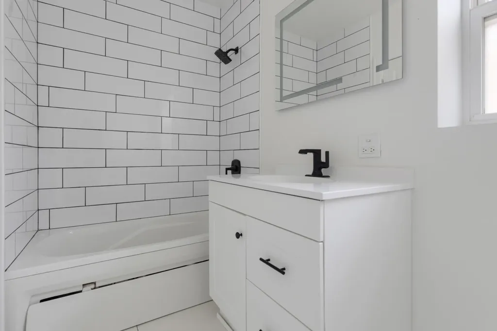 10437 South Eberhart Avenue Chicago IL 60628