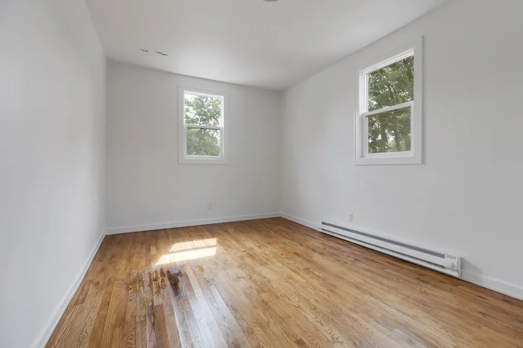 10437 South Eberhart Avenue Chicago IL 60628