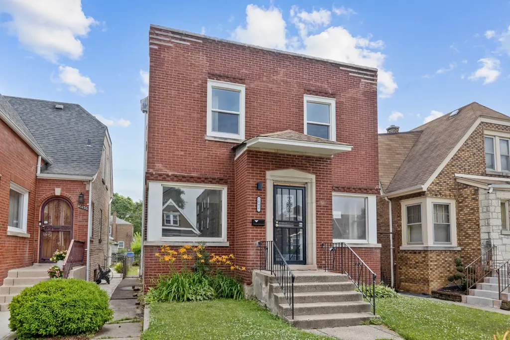 10437 South Eberhart Avenue Chicago IL 60628