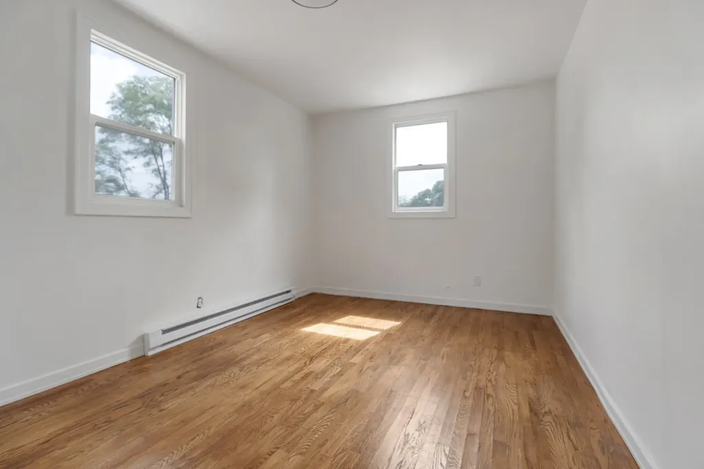 10437 South Eberhart Avenue Chicago IL 60628
