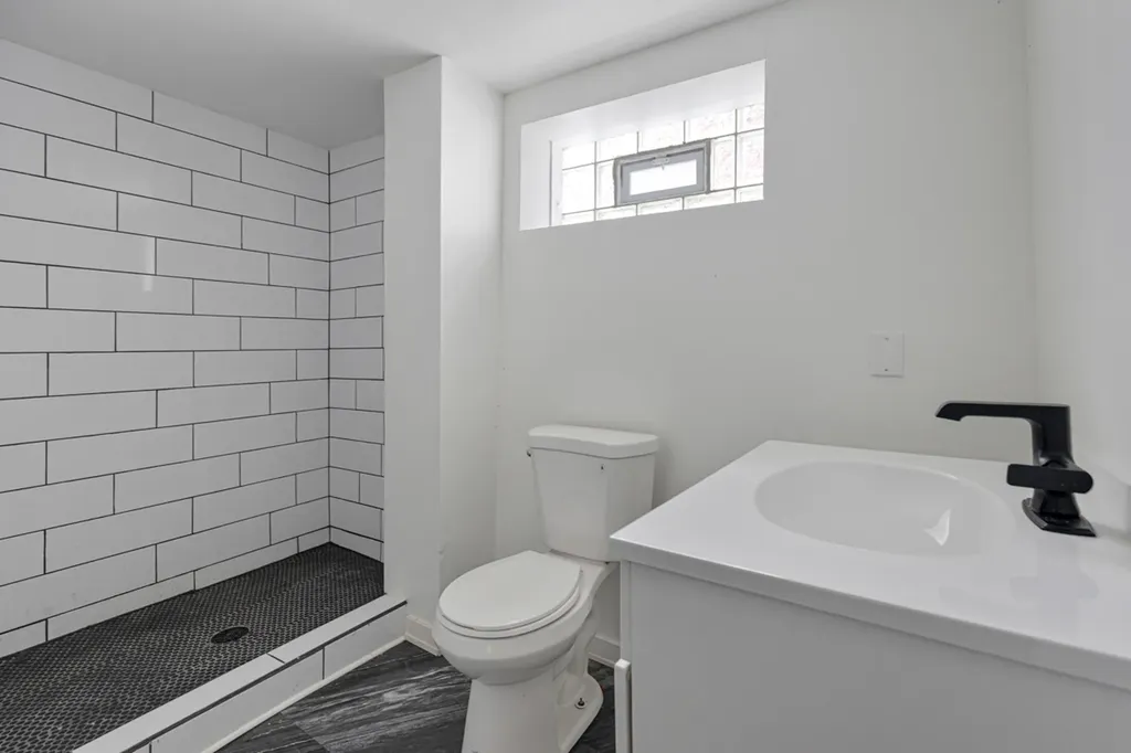 10437 South Eberhart Avenue Chicago IL 60628