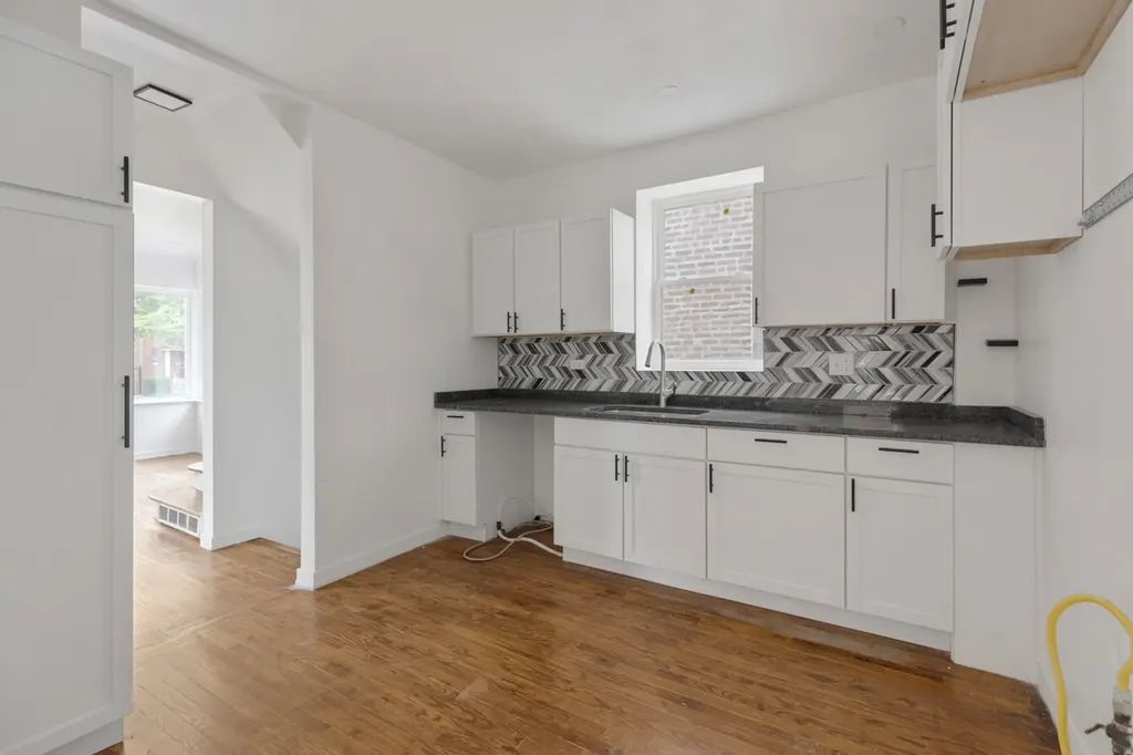 10437 South Eberhart Avenue Chicago IL 60628