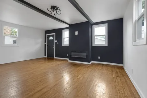 10437 South Eberhart Avenue Chicago IL 60628