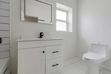 10437 South Eberhart Avenue Chicago IL 60628