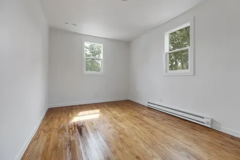 10437 South Eberhart Avenue Chicago IL 60628