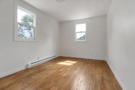 10437 South Eberhart Avenue Chicago IL 60628