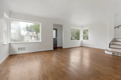 10437 South Eberhart Avenue Chicago IL 60628