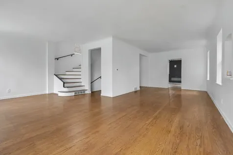 10437 South Eberhart Avenue Chicago IL 60628