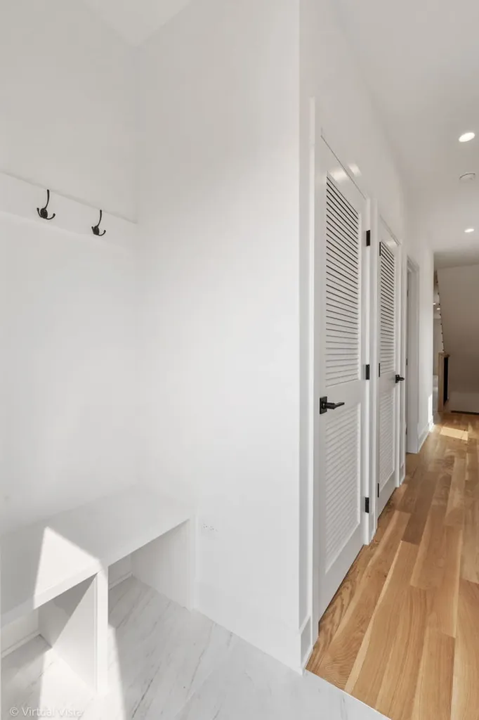 1530 West 18th Place Chicago IL 60608