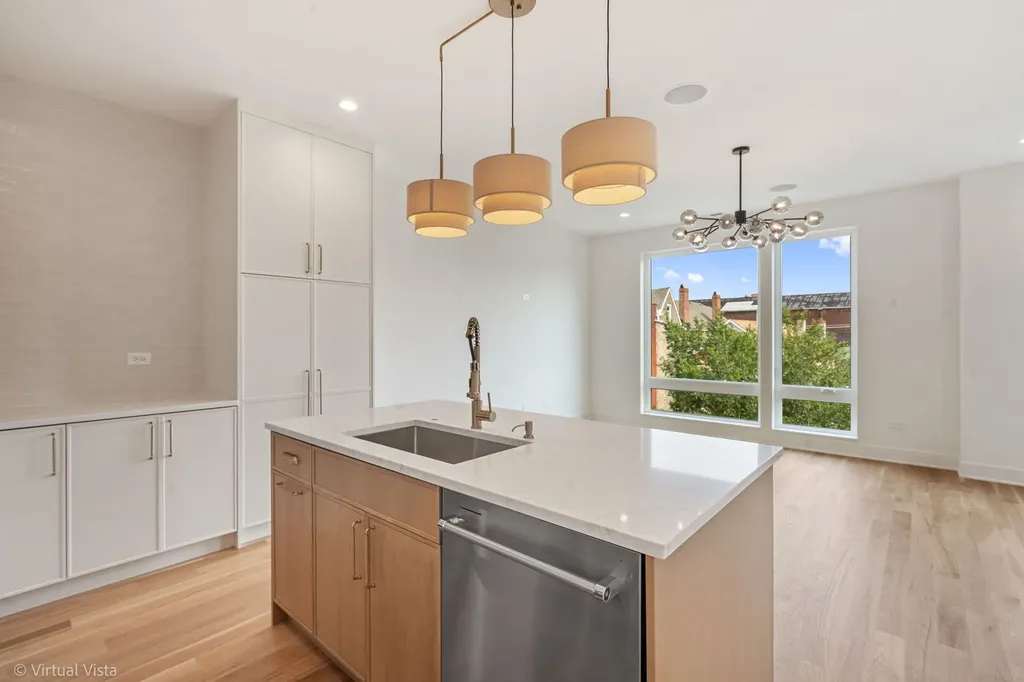 1530 West 18th Place Chicago IL 60608