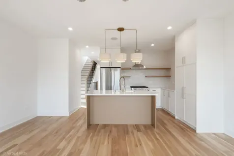 1530 West 18th Place Chicago IL 60608