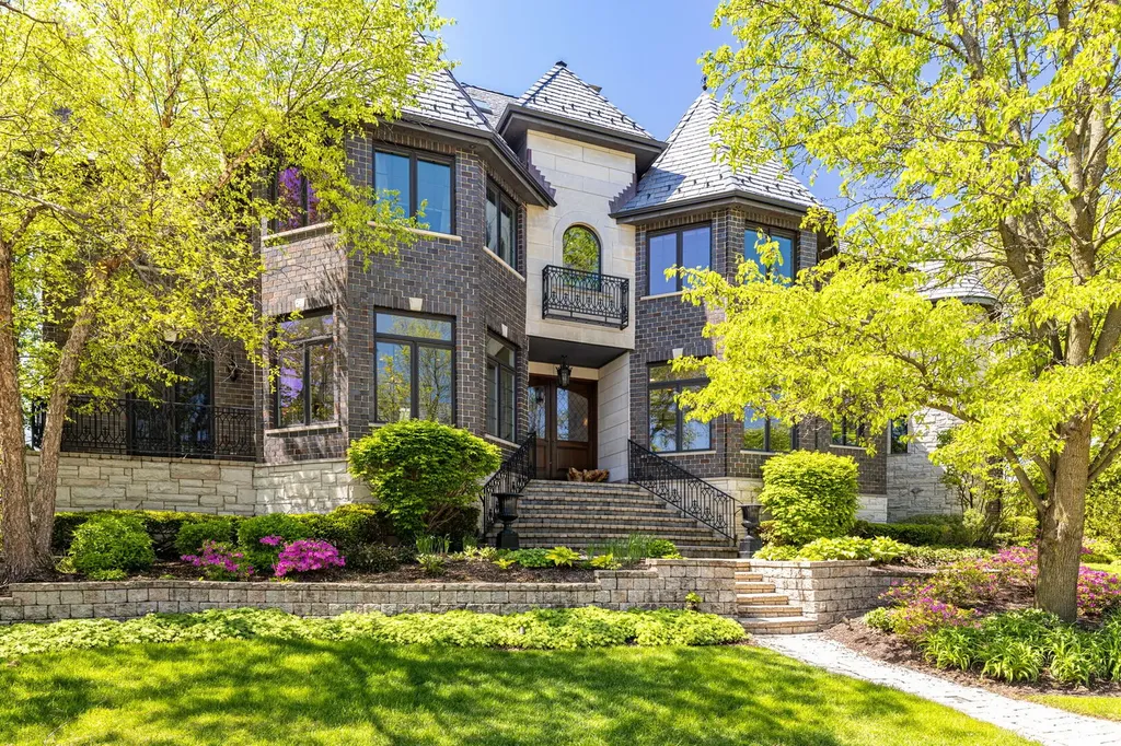 17 Ambriance Drive Burr Ridge IL 60527