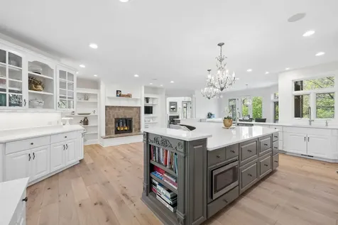 17 Ambriance Drive Burr Ridge IL 60527