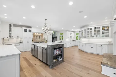 17 Ambriance Drive Burr Ridge IL 60527