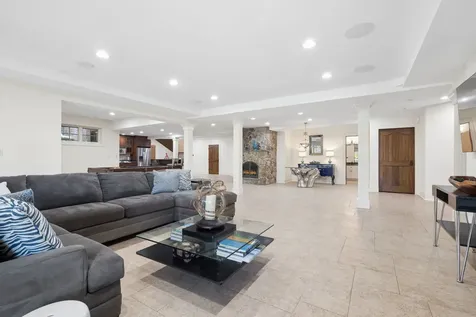 17 Ambriance Drive Burr Ridge IL 60527