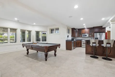17 Ambriance Drive Burr Ridge IL 60527