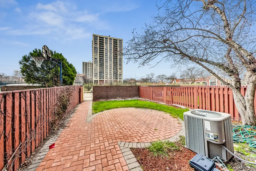 2819 South Michigan Avenue Chicago IL 60616