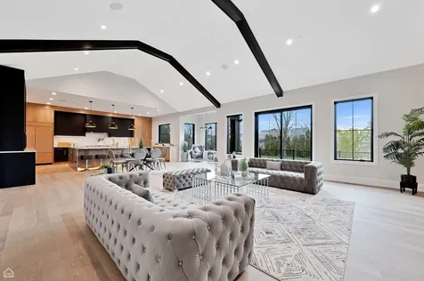 2410 White Oak Drive Northbrook IL 60062