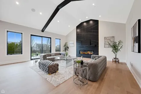 2410 White Oak Drive Northbrook IL 60062