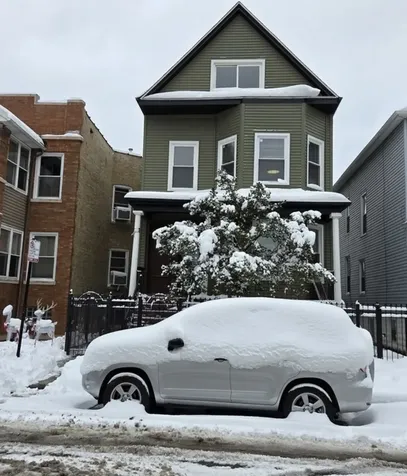 3049 North Avers Avenue Chicago IL 60618