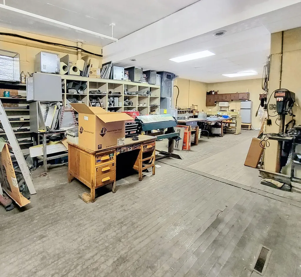 10050 South Ewing Avenue Chicago IL 60617