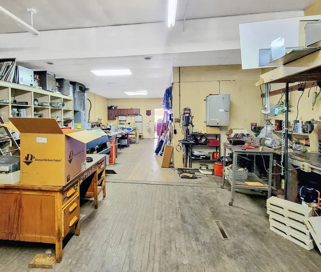 10050 South Ewing Avenue Chicago IL 60617