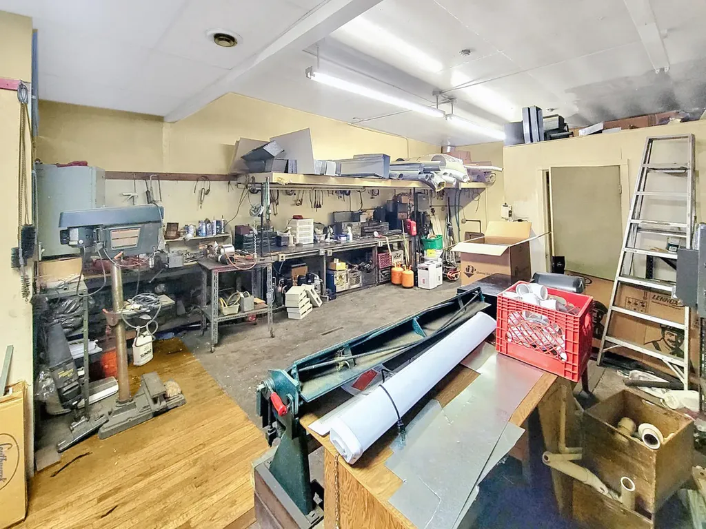10050 South Ewing Avenue Chicago IL 60617