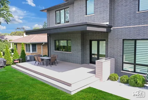 6644 North Knox Avenue Lincolnwood IL 60712