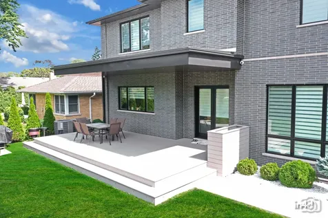 6644 North Knox Avenue Lincolnwood IL 60712