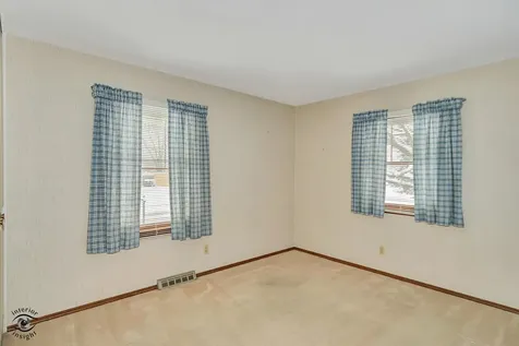 9 Cebold Drive Montgomery IL 60538