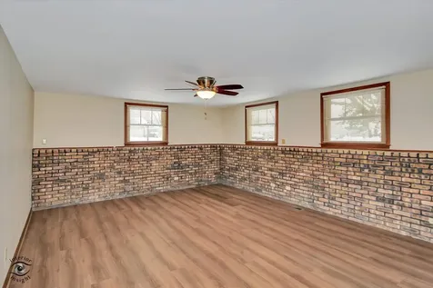 9 Cebold Drive Montgomery IL 60538