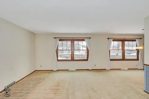 9 Cebold Drive Montgomery IL 60538