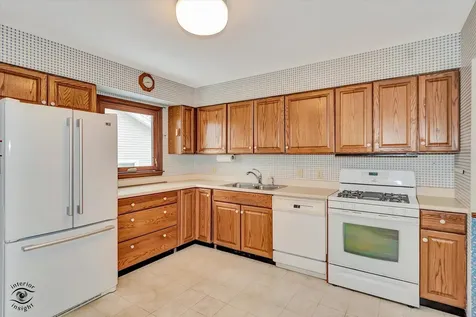 9 Cebold Drive Montgomery IL 60538