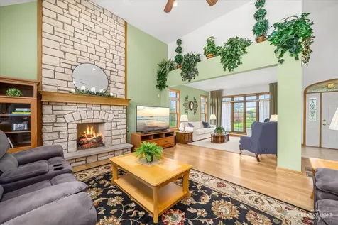 1502 Cherry Road Oswego IL 60543
