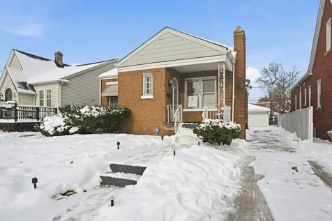 126 Warren Street Calumet City IL 60409