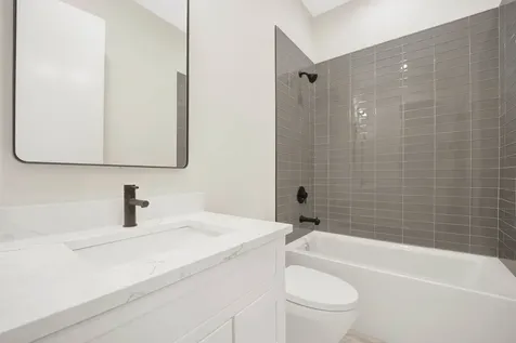 4353 North Richmond Avenue Chicago IL 60618
