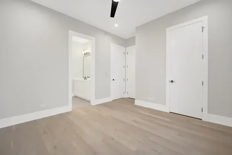 4353 North Richmond Avenue Chicago IL 60618