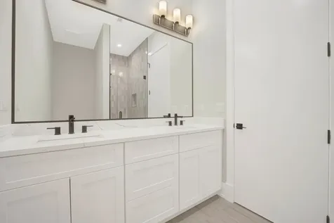 4353 North Richmond Avenue Chicago IL 60618