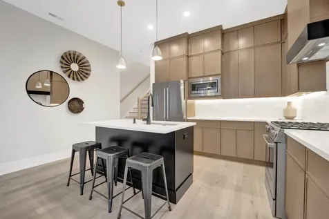4353 North Richmond Avenue Chicago IL 60618