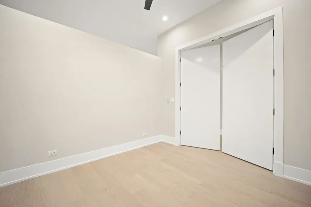 4353 North Richmond Avenue Chicago IL 60618