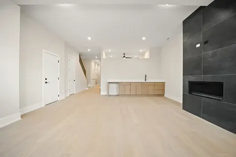 4353 North Richmond Avenue Chicago IL 60618