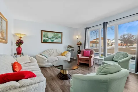 1458 Kingston Court Des Plaines IL 60018