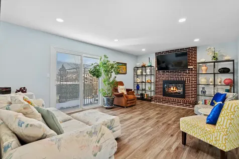 1458 Kingston Court Des Plaines IL 60018